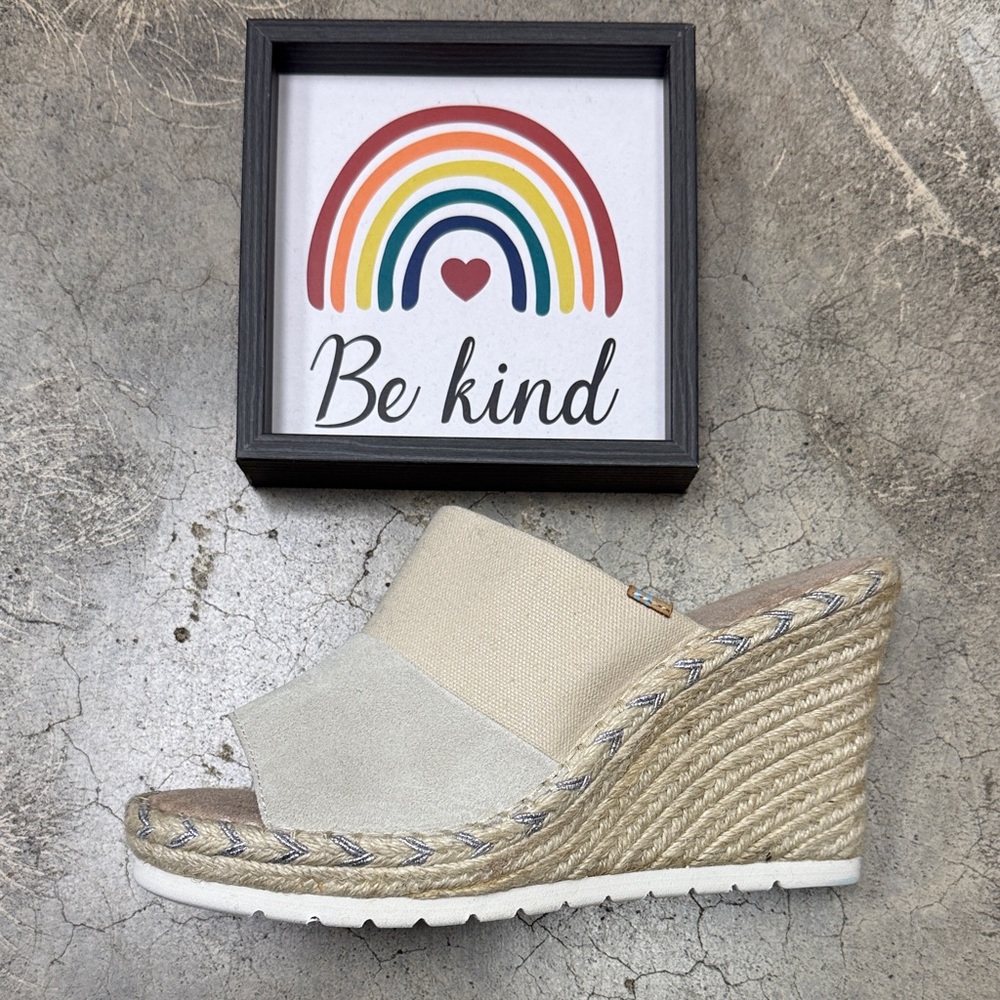 * Toms Cream and Tan Wedges